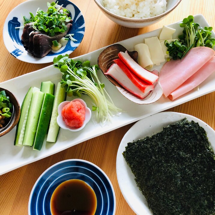 ひとりご飯 簡単に手巻き寿司 レシピ 作り方 By きのこのみみ 楽天レシピ ひとりご飯 簡単に手巻き寿司 レシピ 作り方 By きのこのみみ 楽天レシピ